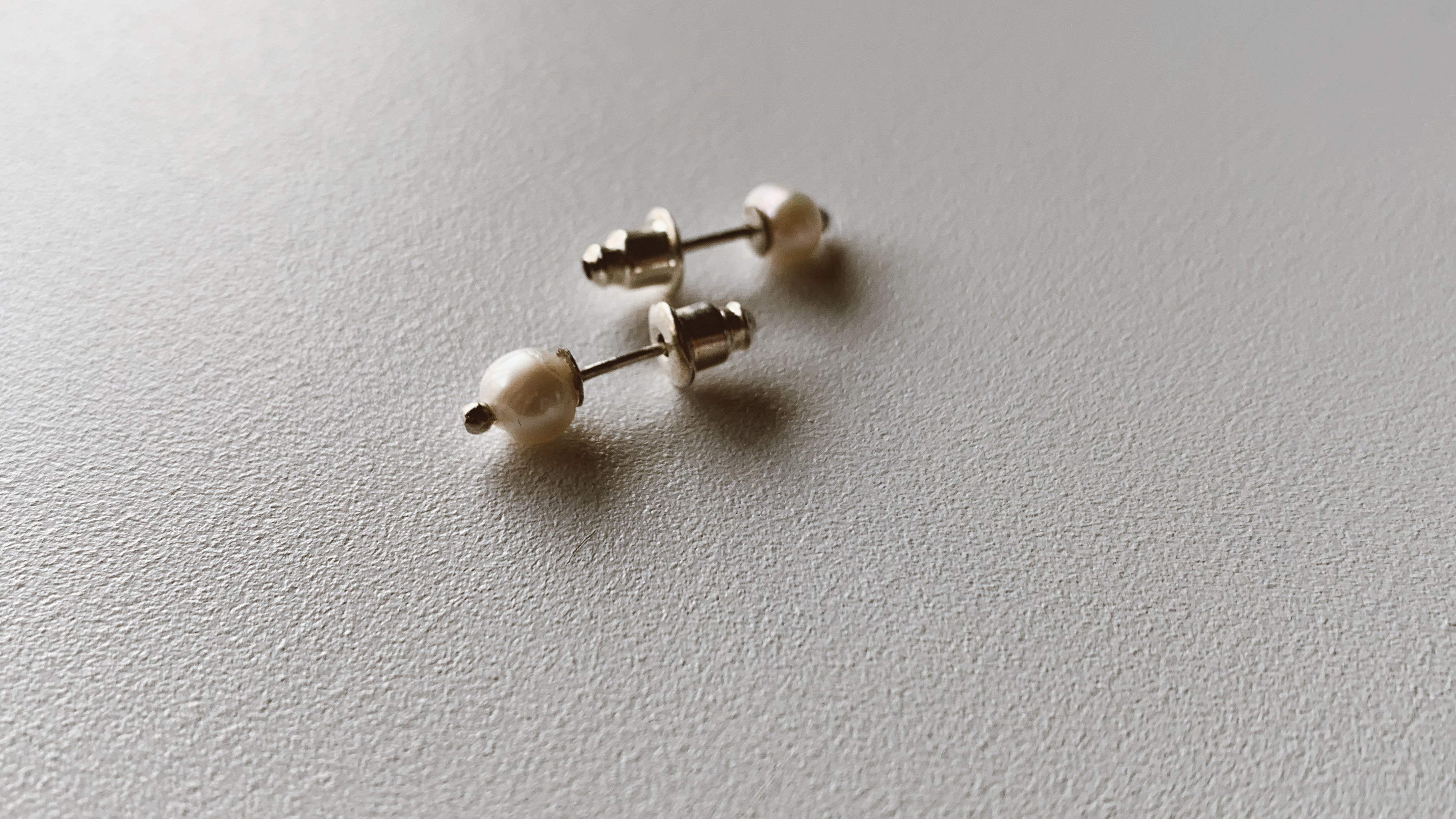 White Pearl Stud | Silver